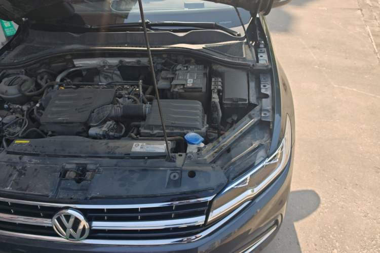 Used Volkswagen Bora 2020 1.5L Manual Comfort Version Engine Bay Left
