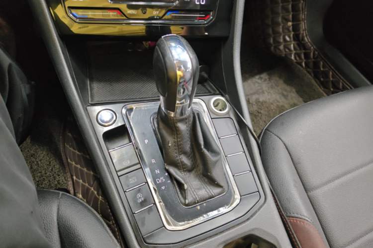 Used Volkswagen Bora 2020 1.5L Automatic Elite Version Gear Lever