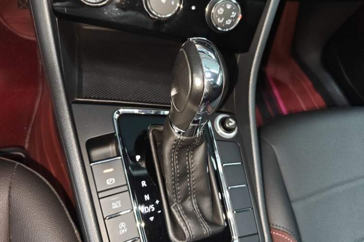 Used Volkswagen Bora 2020 1.5L Automatic Comfort Model Gear Lever