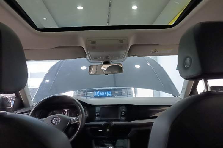 Used Volkswagen Bora 2020 1.5L Automatic Elite Version Headliner