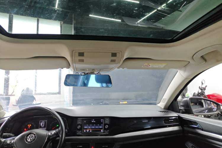 Used Volkswagen Bora 2020 1.5L Automatic Elite Version Headliner