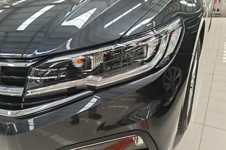 Used Volkswagen Bora 2020 1.5L Automatic Comfort Model Left Front Headlight