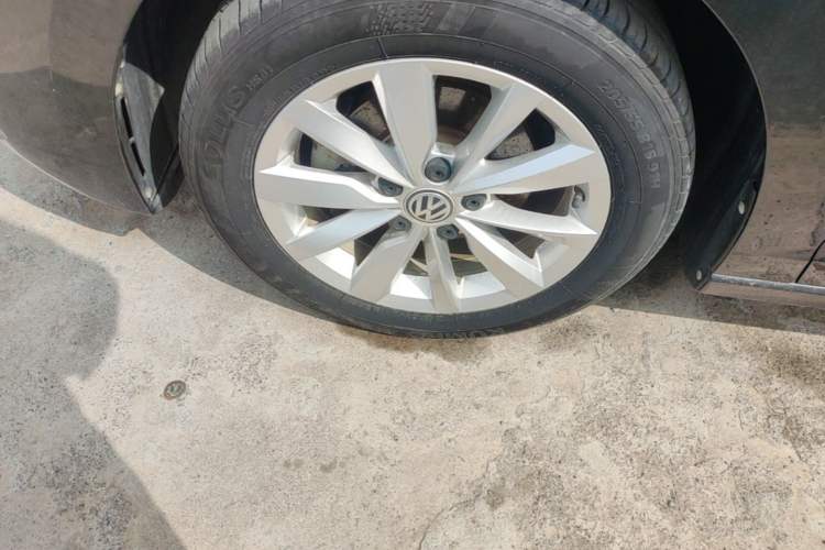 Used Volkswagen Bora 2020 1.5L Automatic Comfort Model Left Front Wheel Hub