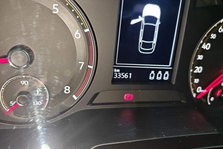 Used Volkswagen Bora 2020 1.5L Automatic Comfort Model Odometer Close Up