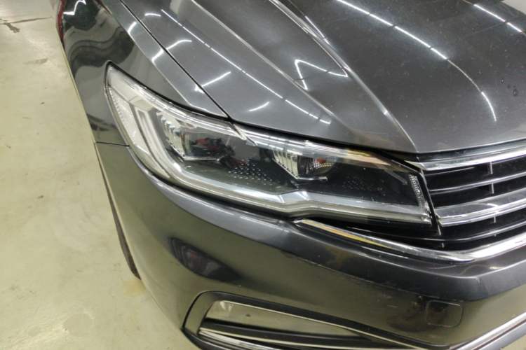 Used Volkswagen Bora 2020 1.5L Automatic Elite Version Right Front Headlight