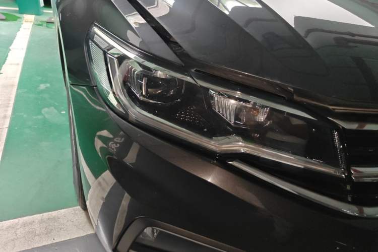 Used Volkswagen Bora 2020 1.5L Automatic Comfort Model Right Front Headlight