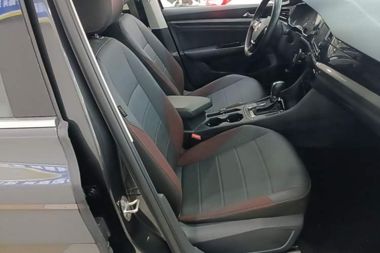 Used Volkswagen Bora 2020 1.5L Automatic Elite Version Right Front Seat