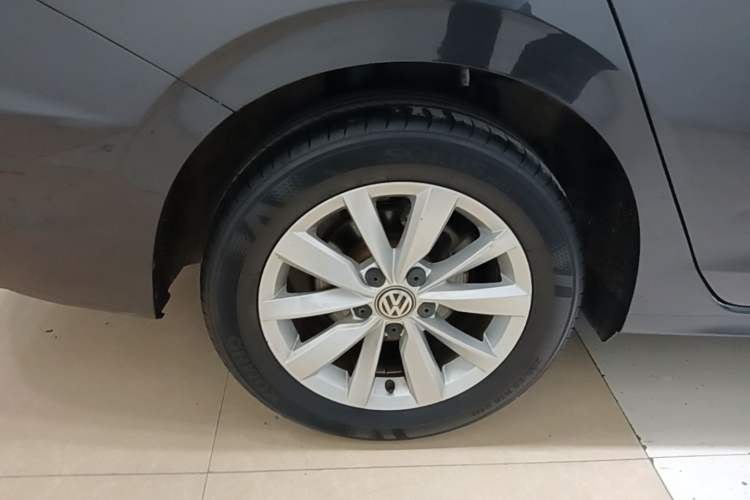 Used Volkswagen Bora 2020 1.5L Automatic Elite Version Right Rear Wheel Hub