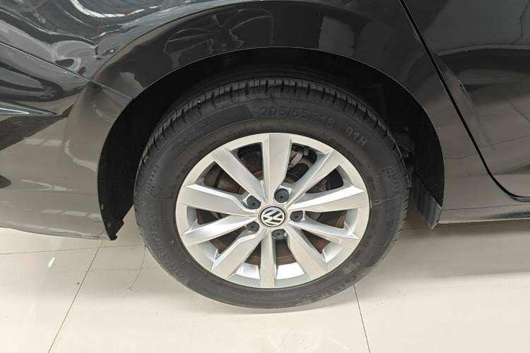 Used Volkswagen Bora 2020 1.5L Automatic Comfort Model Right Rear Wheel Hub