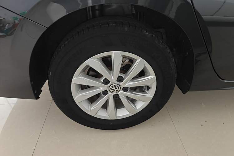 Used Volkswagen Bora 2020 1.5L Manual Fashion Edition Right Rear Wheel Hub
