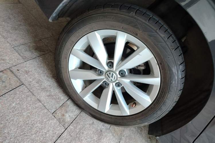Used Volkswagen Bora 2020 1.5L Automatic Elite Version Right Rear Wheel Hub
