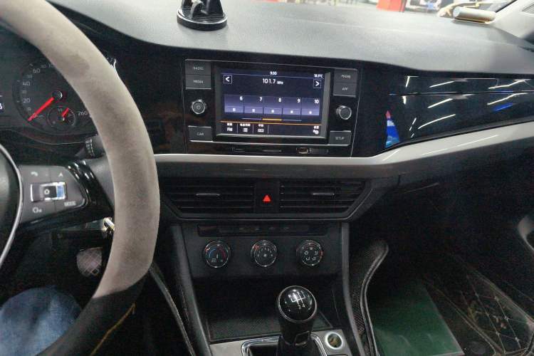 Used Volkswagen Bora 2020 1.5L Manual Fashion Edition Audio And AC Panel