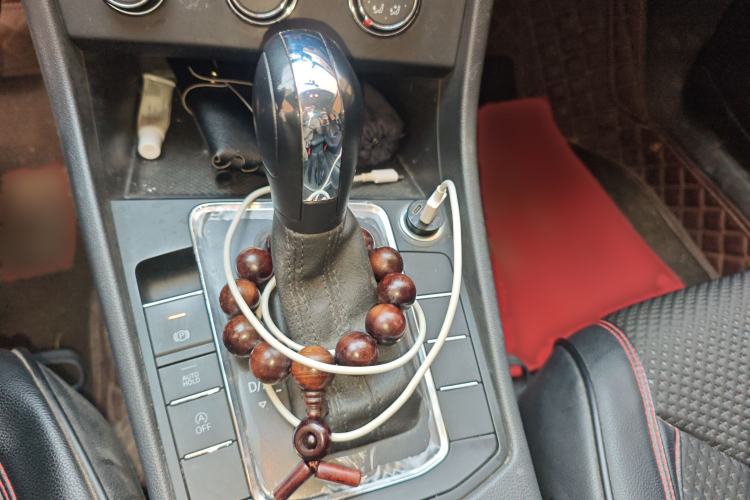 Used Volkswagen Bora 2020 1.5L Automatic Fashion Edition Gear Lever