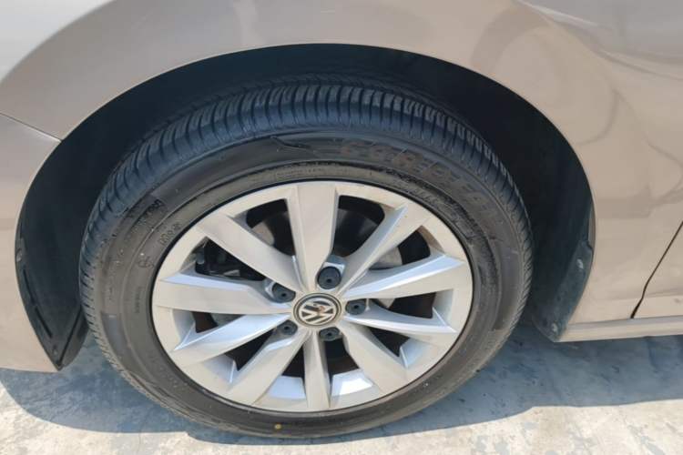 Used Volkswagen Bora 2020 1.5L Automatic Comfort Model Left Front Wheel Hub