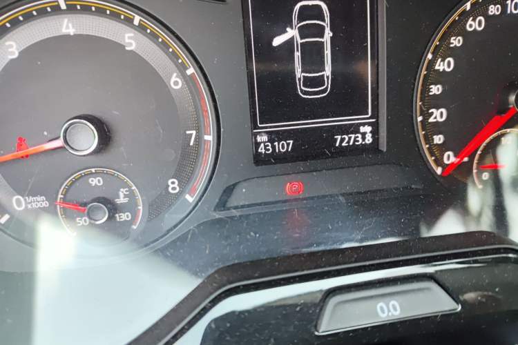 Used Volkswagen Bora 2020 1.5L Automatic Comfort Model Odometer Close Up