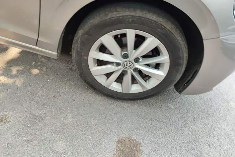 Used Volkswagen Bora 2020 1.5L Automatic Comfort Model Right Front Wheel Hub