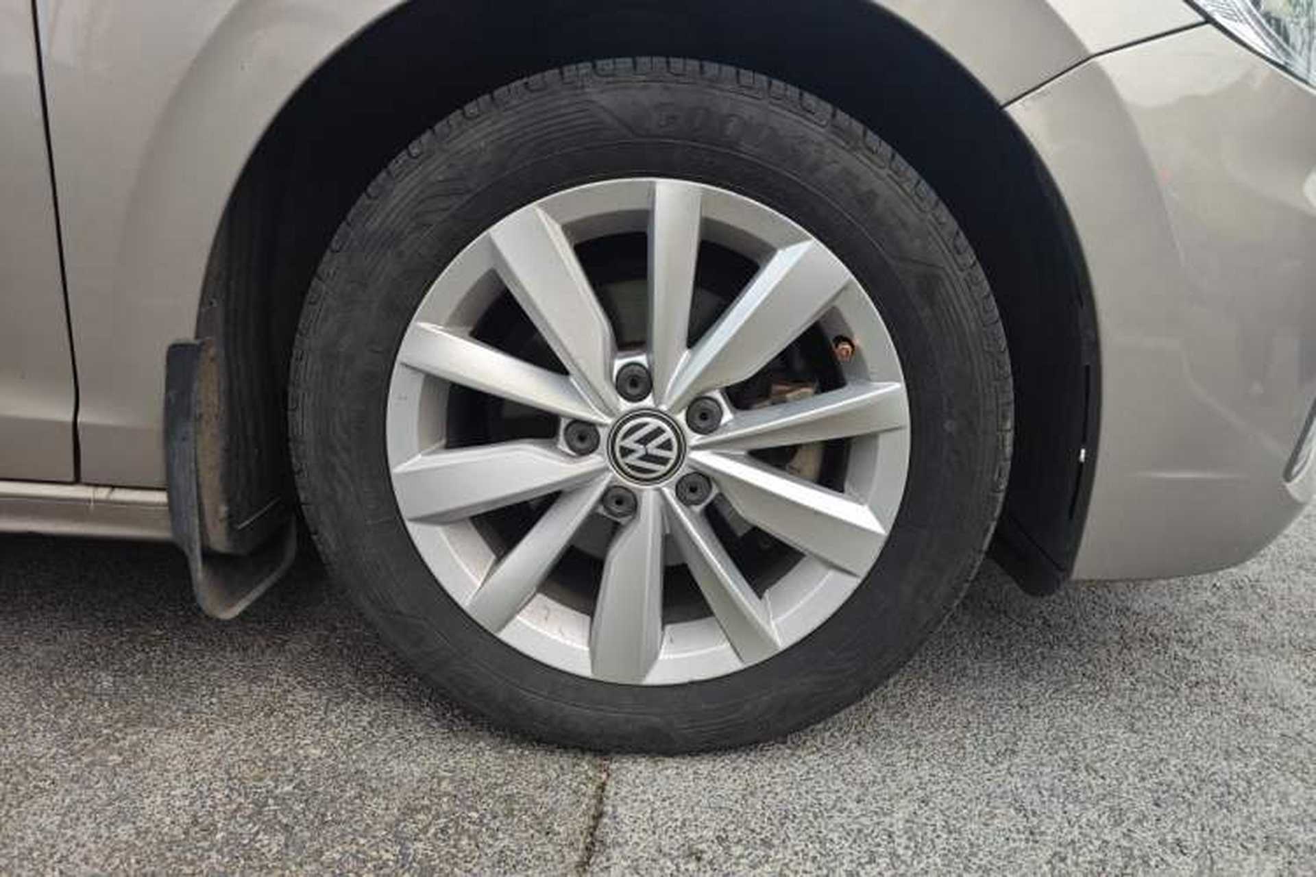Used Volkswagen Bora 2020 1.5L Automatic Elite Version Right Front Wheel Hub