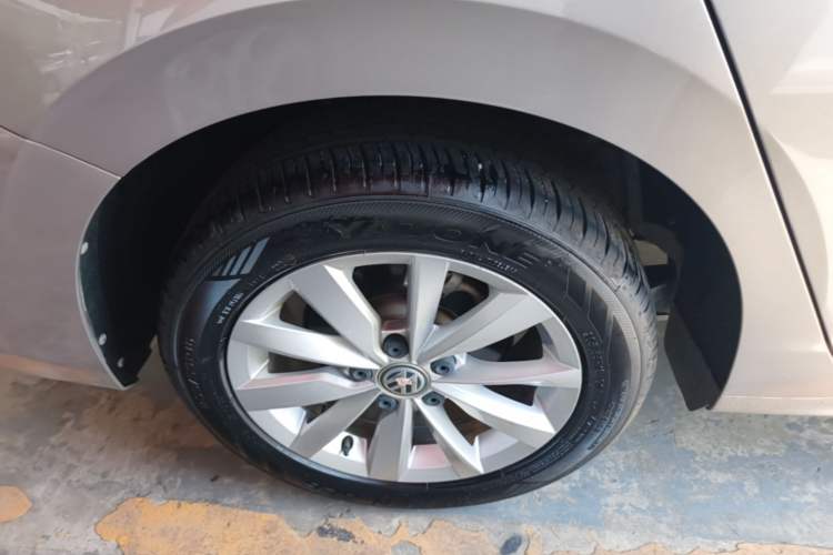 Used Volkswagen Bora 2020 1.5L Automatic Comfort Model Right Rear Wheel Hub