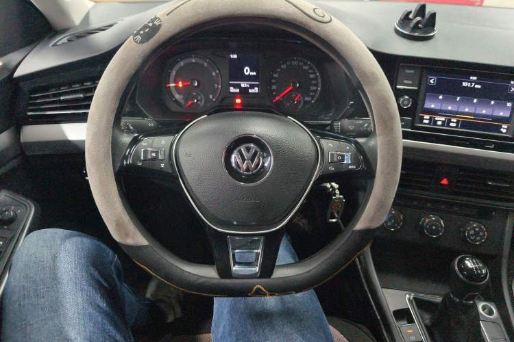Used Volkswagen Bora 2020 1.5L Manual Fashion Edition Steering Wheel