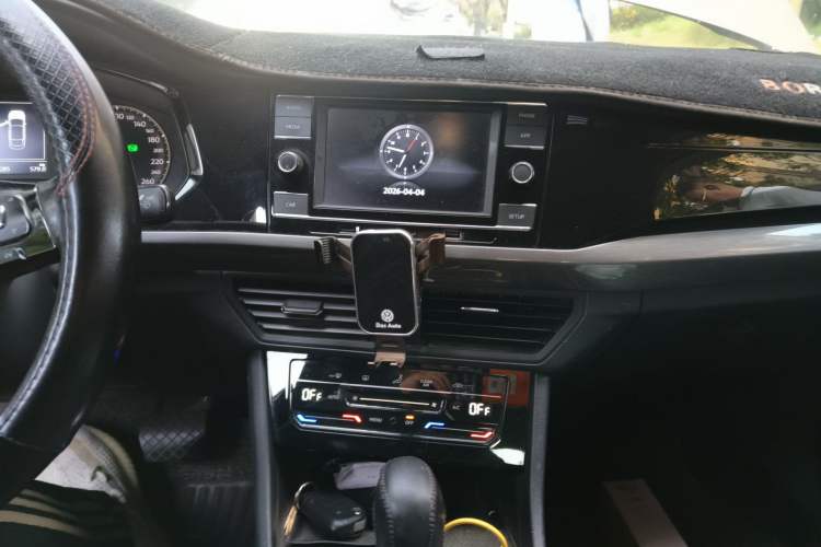Used Volkswagen Bora 2020 1.5L Automatic Elite Version Audio And AC Panel
