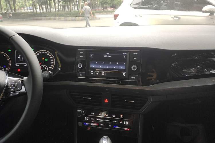 Used Volkswagen Bora 2020 280TSI DSG Elite Edition Audio And AC Panel