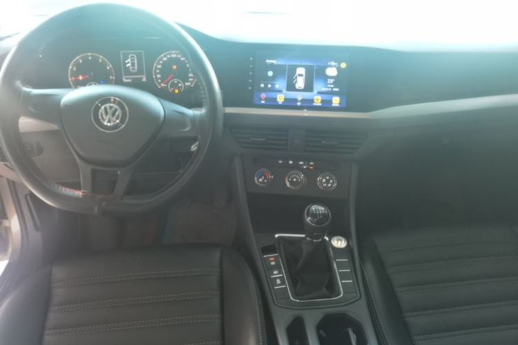Used Volkswagen Bora 2020 1.5L Manual Fashion Edition Center Console