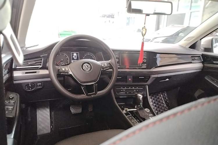 Used Volkswagen Bora 2020 1.5L Automatic Elite Version Center Console