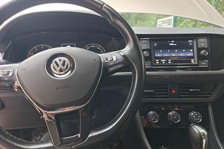 Used Volkswagen Bora 2020 1.5L Automatic Comfort Model Center Console
