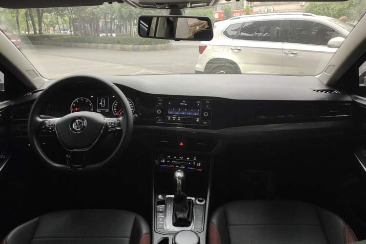 Used Volkswagen Bora 2020 280TSI DSG Elite Edition Center Console