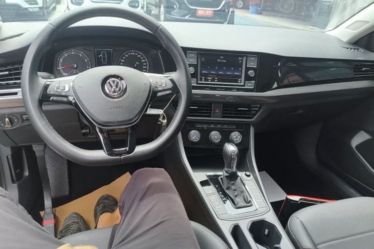 Used Volkswagen Bora 2020 1.5L Automatic Comfort Model Center Console