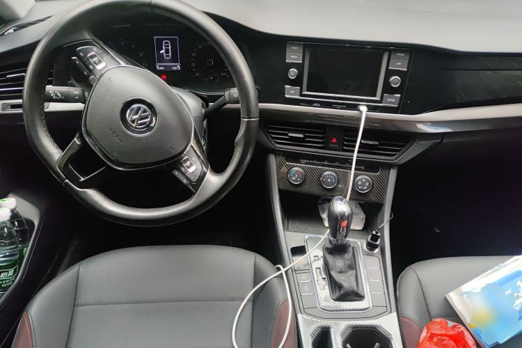 Used Volkswagen Bora 2020 1.5L Automatic Comfort Model Center Console