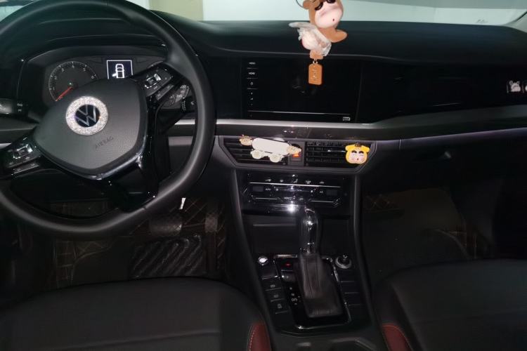 Used Volkswagen Bora 2020 1.5L Automatic Elite Version Center Console