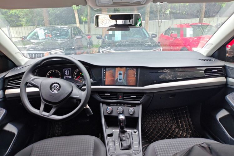 Used Volkswagen Bora 2020 1.5L Automatic Fashion Edition Center Console