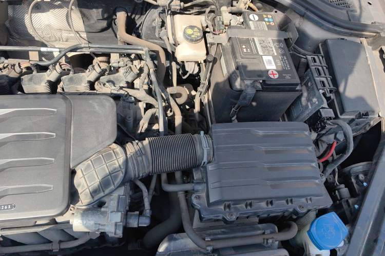 Used Volkswagen Bora 2020 1.5L Automatic Fashion Edition Engine Bay Left
