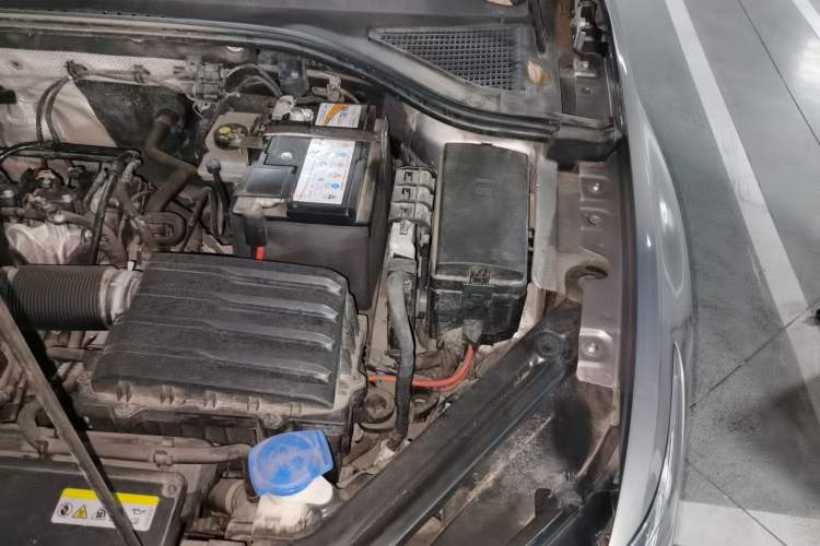Used Volkswagen Bora 2020 1.5L Automatic Elite Version Engine Bay Left