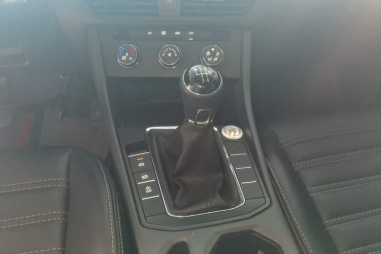 Used Volkswagen Bora 2020 1.5L Manual Fashion Edition Gear Lever