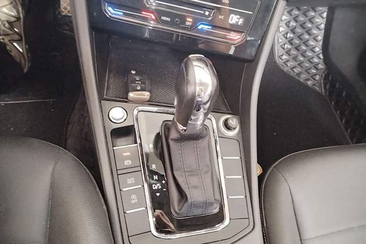 Used Volkswagen Bora 2020 1.5L Automatic Elite Version Gear Lever