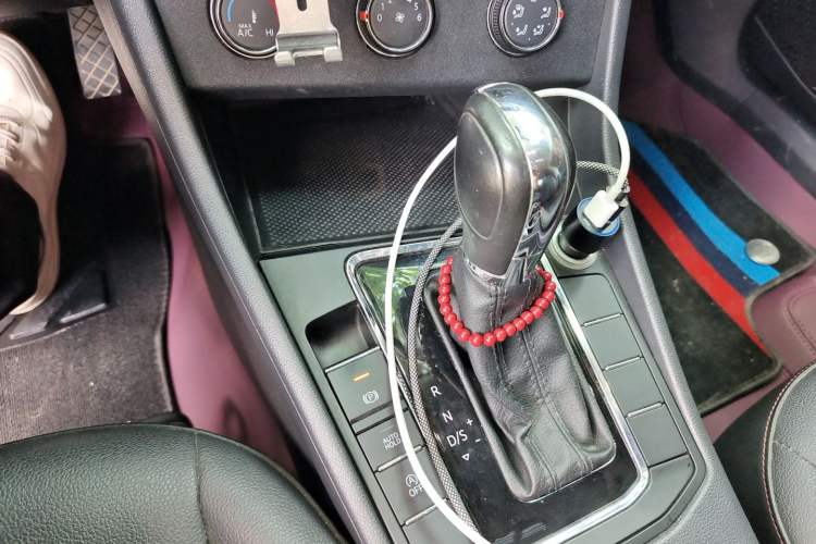 Used Volkswagen Bora 2020 1.5L Automatic Comfort Model Gear Lever