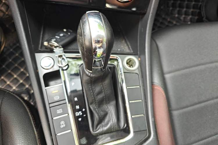 Used Volkswagen Bora 2020 1.5L Automatic Comfort Model Gear Lever