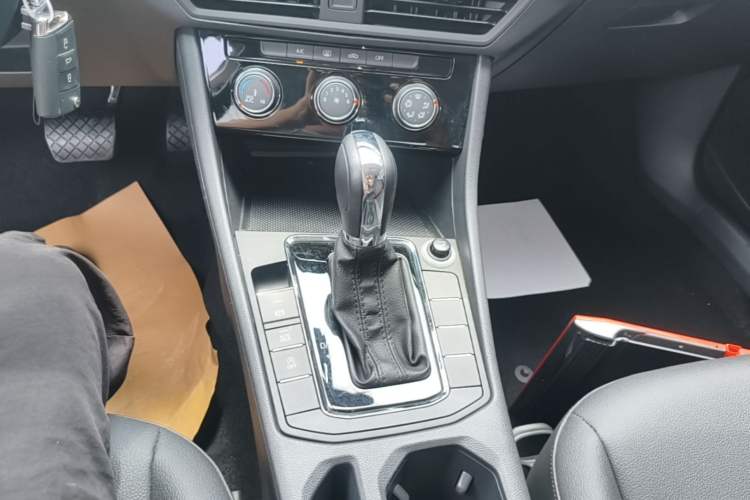 Used Volkswagen Bora 2020 1.5L Automatic Comfort Model Gear Lever