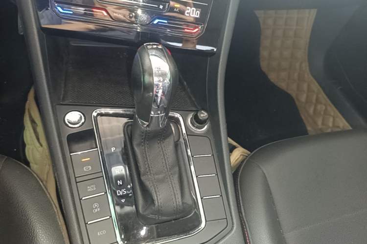 Used Volkswagen Bora 2020 280TSI DSG Elite Edition Gear Lever