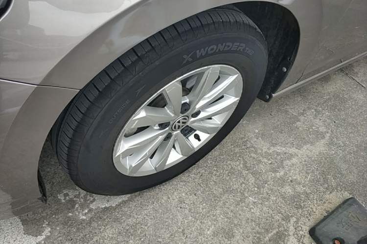 Used Volkswagen Bora 2020 1.5L Automatic Fashion Edition Left Front Wheel Hub