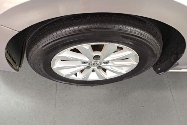 Used Volkswagen Bora 2020 1.5L Automatic Fashion Edition Left Front Wheel Hub