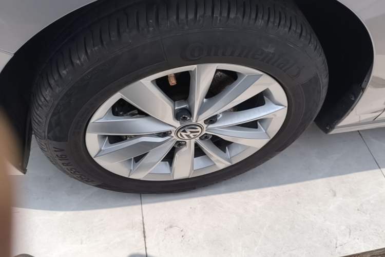 Used Volkswagen Bora 2020 1.5L Automatic Comfort Model Left Front Wheel Hub