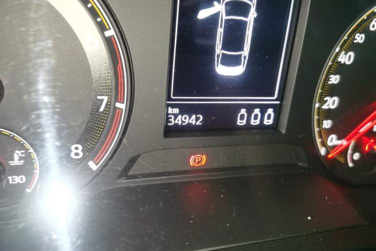 Used Volkswagen Bora 2020 1.5L Automatic Elite Version Odometer Close Up