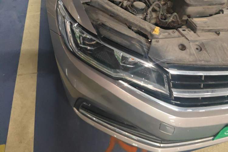 Used Volkswagen Bora 2020 1.5L Automatic Elite Version Right Front Headlight