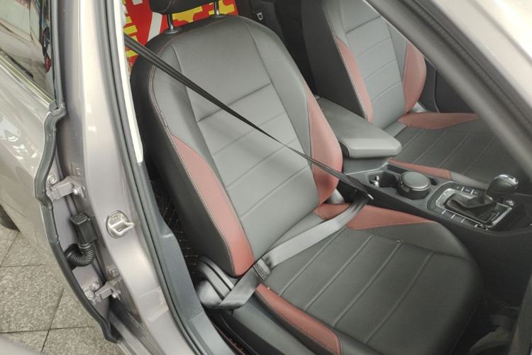 Used Volkswagen Bora 2020 280TSI DSG Elite Edition Right Front Seat