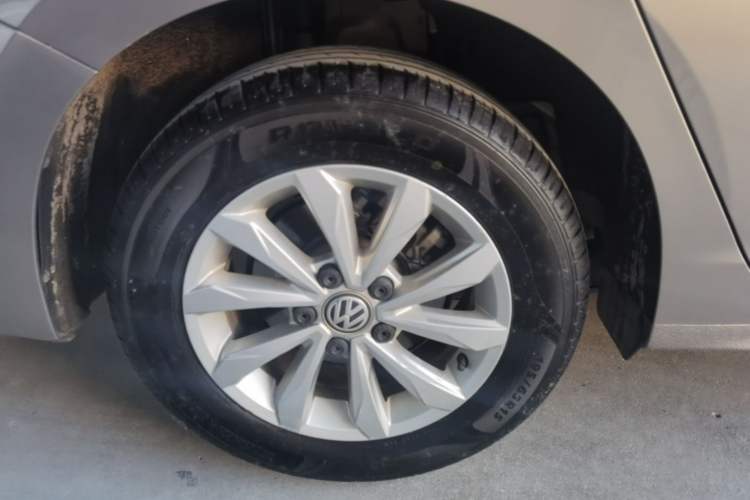 Used Volkswagen Bora 2020 1.5L Manual Fashion Edition Right Rear Wheel Hub