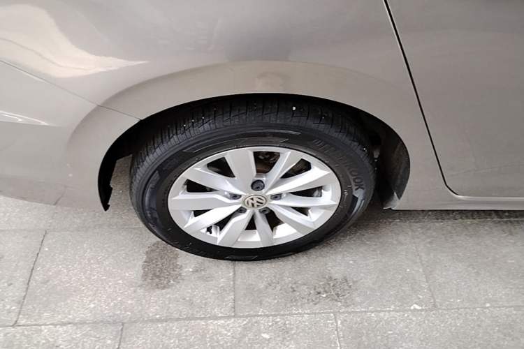 Used Volkswagen Bora 2020 1.5L Automatic Elite Version Right Rear Wheel Hub