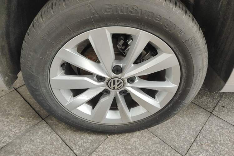Used Volkswagen Bora 2020 280TSI DSG Elite Edition Right Rear Wheel Hub